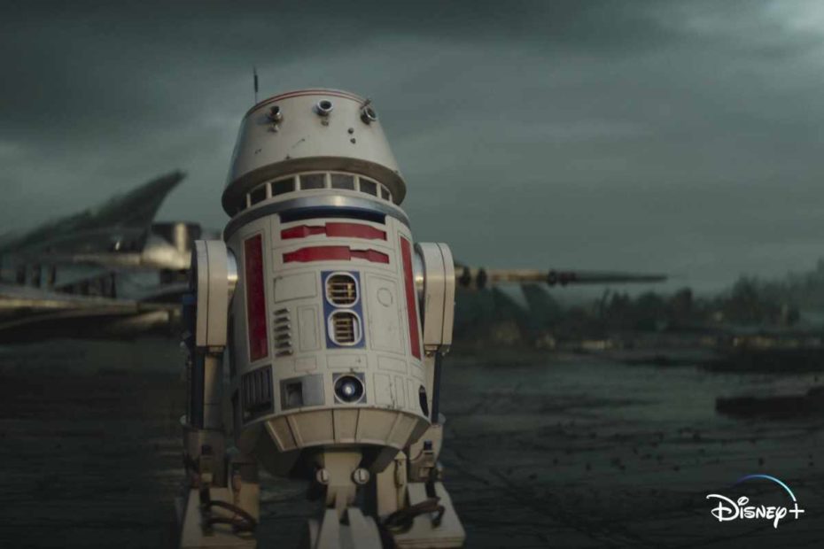 Droid R5-D4 in front of Din Djarin’s N-1 starfighter on Mandalore. (Disney / Lucasfilm)